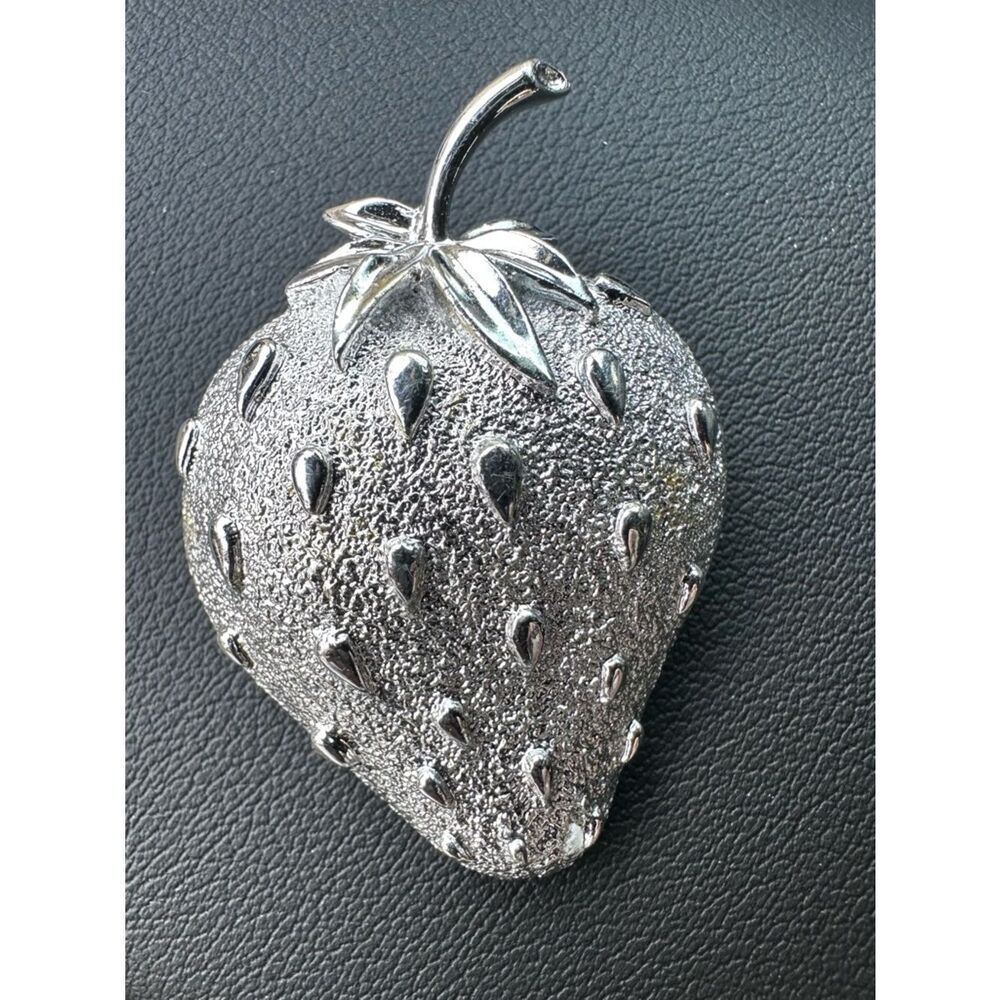 Vintage Sarah Coventry Strawberry Brooch